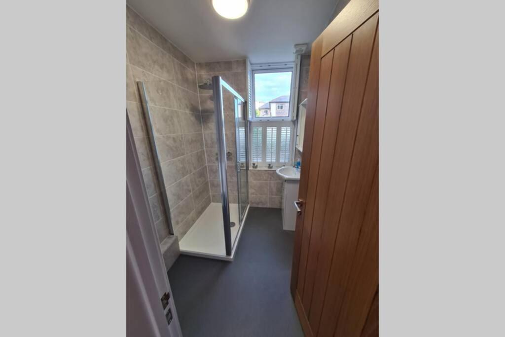 Beautiful Seaside Apartment With Parking Ventnor Exteriör bild