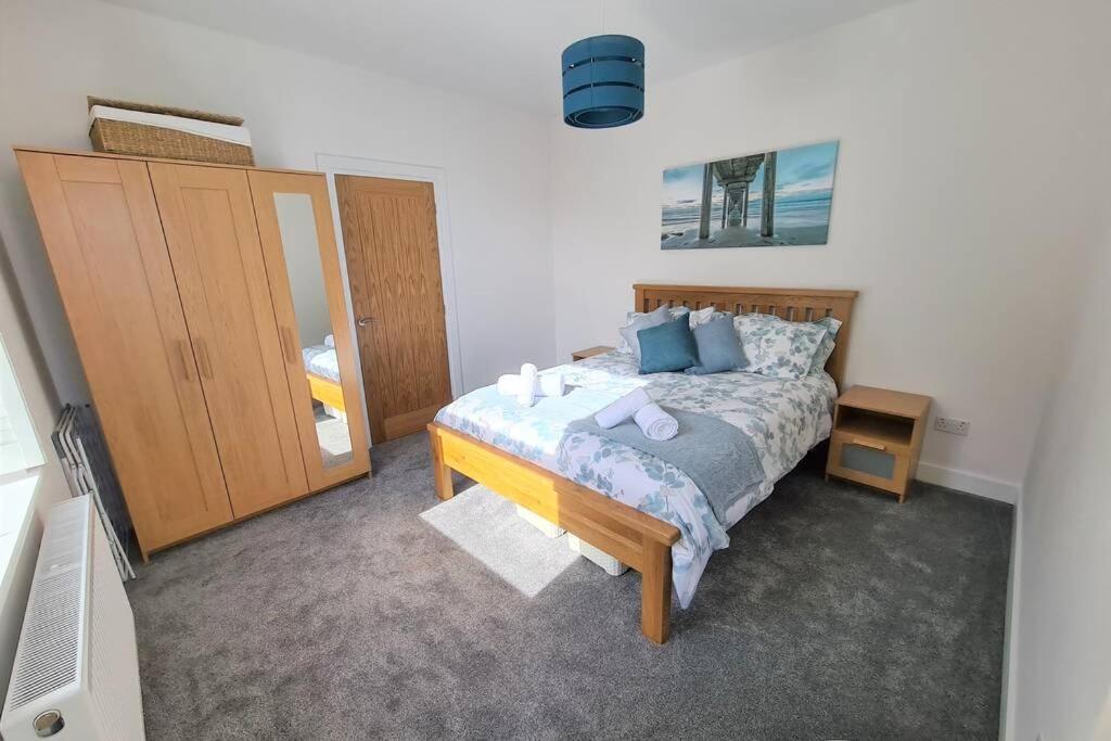 Beautiful Seaside Apartment With Parking Ventnor Exteriör bild
